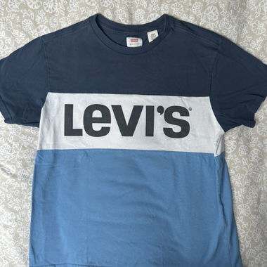 Levis t-shirt