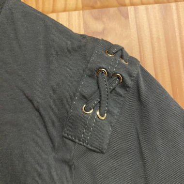 Khaki T-shirt with details