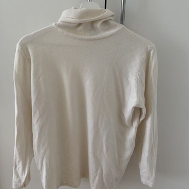 White turtleneck sweater
