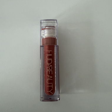 Huda Beauty Lip Gloss