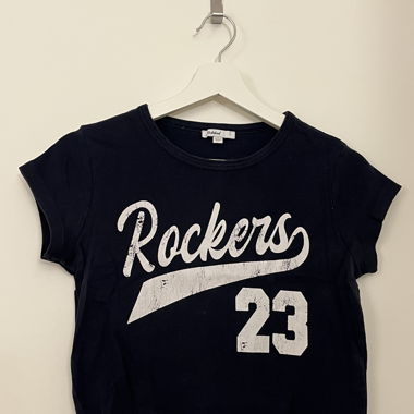 Dunkelblaues T-Shirt mit Aufdruck