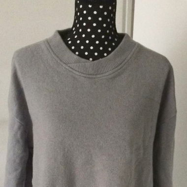 Stylischer grauer Pullover aus Lammwolle von Joop