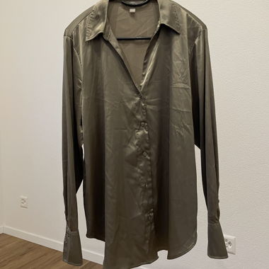Blusa verde oliva lucida