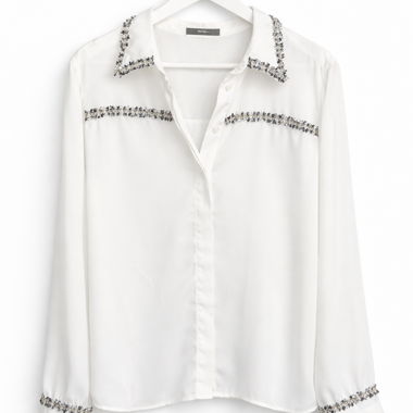 Blusa Zara con dettaglio gioiello