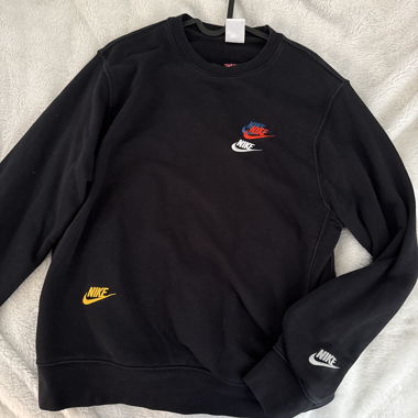 Black Nike sweatshirt