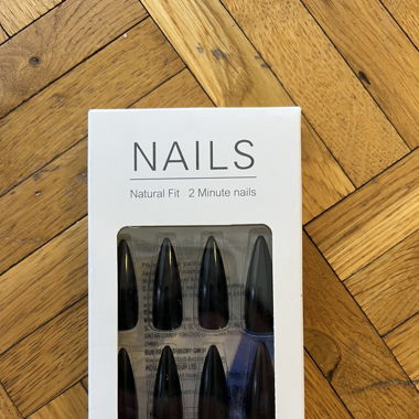 Nägel