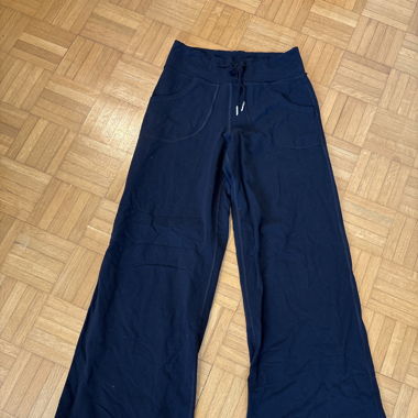 Pantalon de jogging sportif noir à jambes larges Lululemon