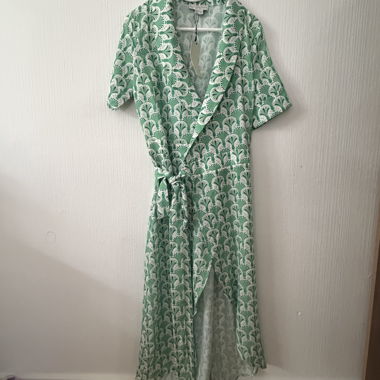 Vestito incrociato stampato verde EUR 38