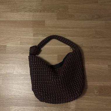 Woven shoulder bag