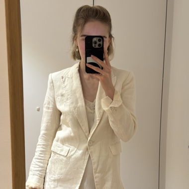 Cremefarbener Leinenblazer von Mango