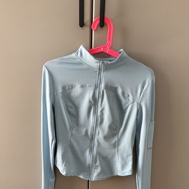 babyblaue Gym Jacke