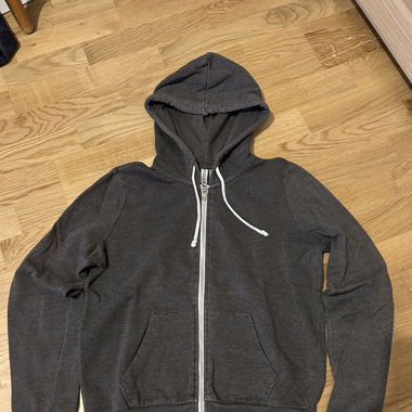 Grauer Hoodie