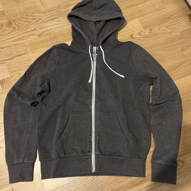 Grauer Hoodie