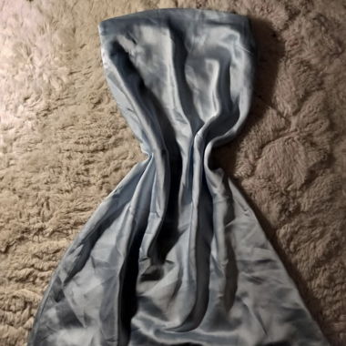 Robe satinée bleu clair SFERA