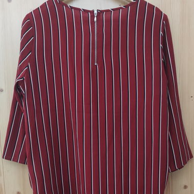 Blouse with graphic pattern