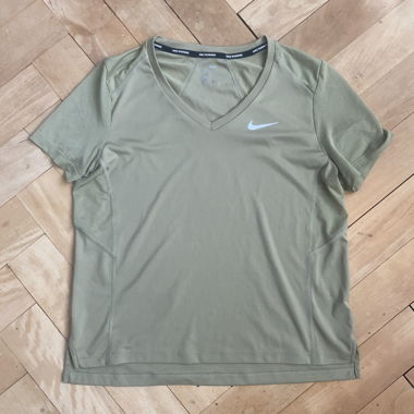 Nike Dri-FIT Running-Shirt in Olivgrün