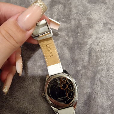 Guess-Uhr