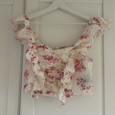Haut court en voile à fleurs