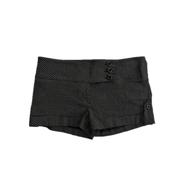 shorts noirs et blancs à pois