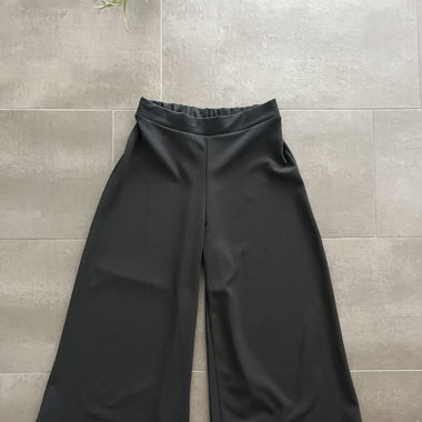 Luftige schwarze Hose, Grösse 36