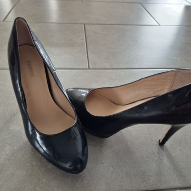 Graceland Pumps