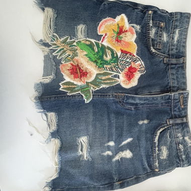 Denim skrit with embroidery 