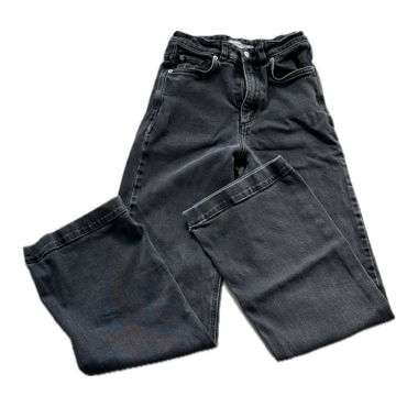 high-waist jeans in washed black