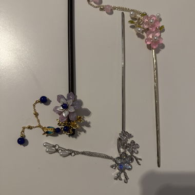 3 forcine con fiori