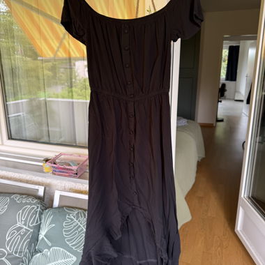 Robe maxi noire épaules dénudées