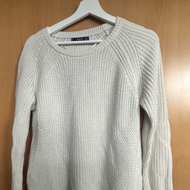 creme farbener strickpulli