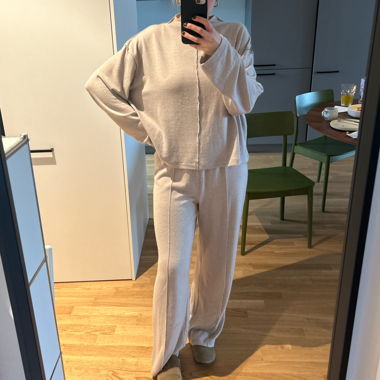 Beiger Trainingsanzug, Hose M, Pullover XL