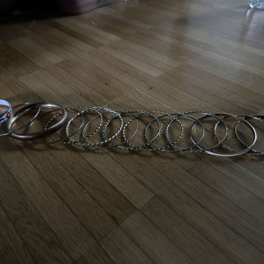 Set di bracciali a fascia in metallo