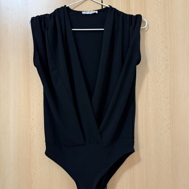 Black sleeveless bodysuit