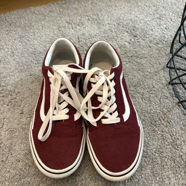 Bordeaux Vans Sneakers