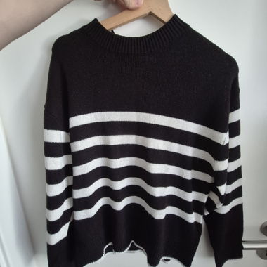 Maglione a righe bianco e nero