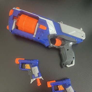 Nerf Guns (Spielzeug Waffen)