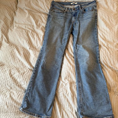 Levi's Jeans 31 SUPERLOW BOOT
