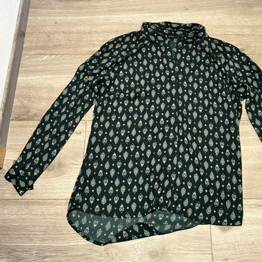chemise verte à motif 