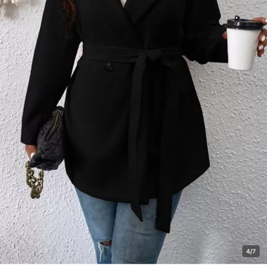 Cappotto nero con cintura