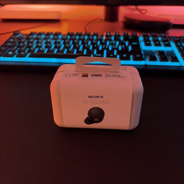 Sony XM5 NEW with warranty
