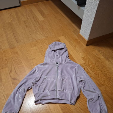 Lila Joggingjacke