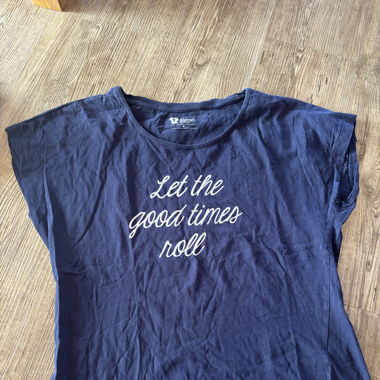 Blaues T-Shirt