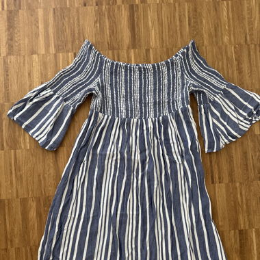 Gestreiftes Kleid