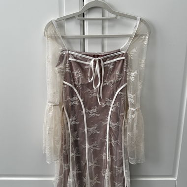 Robe en tulle à dentelle