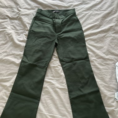 Pantaloni verdi Zara