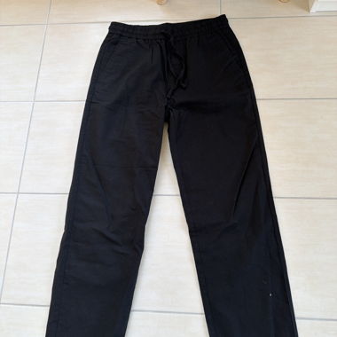Pantalon noir à cordon