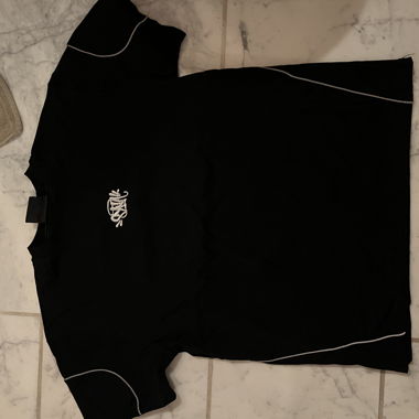 T-shirt noir avec impression