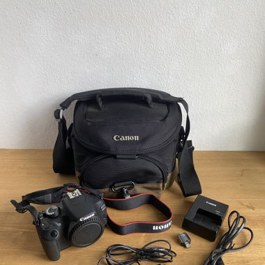 Canon EOS 1200D Spiegelreflexkamera mit Objektiv