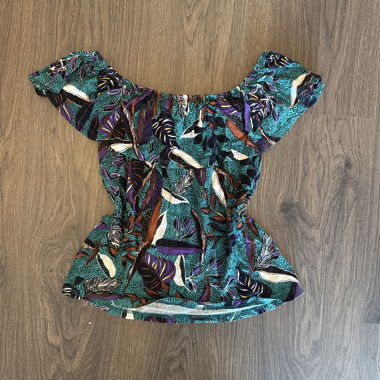 Haut floral épaules dénudées