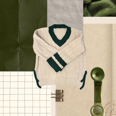 Maglione beige lavorato a maglia con accenti verdi